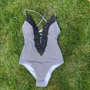 Cupshe Black and White Striped One Piece Swimsuit